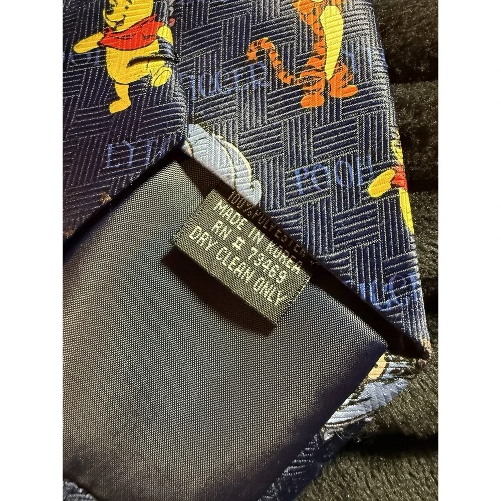 Vintage Disney Pooh Necktie‎ - Pooh, Tigger, Eeyore